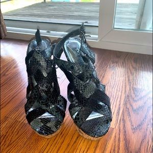 Tall strappy Sandles